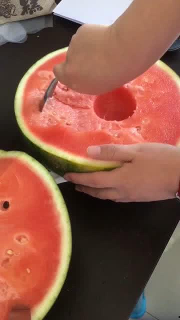 在吃瓜被别人发现